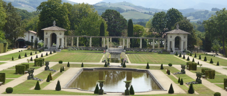 Le jardin régulier de la Villa Arnaga, Combo-les-Bains (64-Pays Basque)