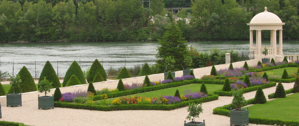 Jardin en terrasse sur le Rhône
